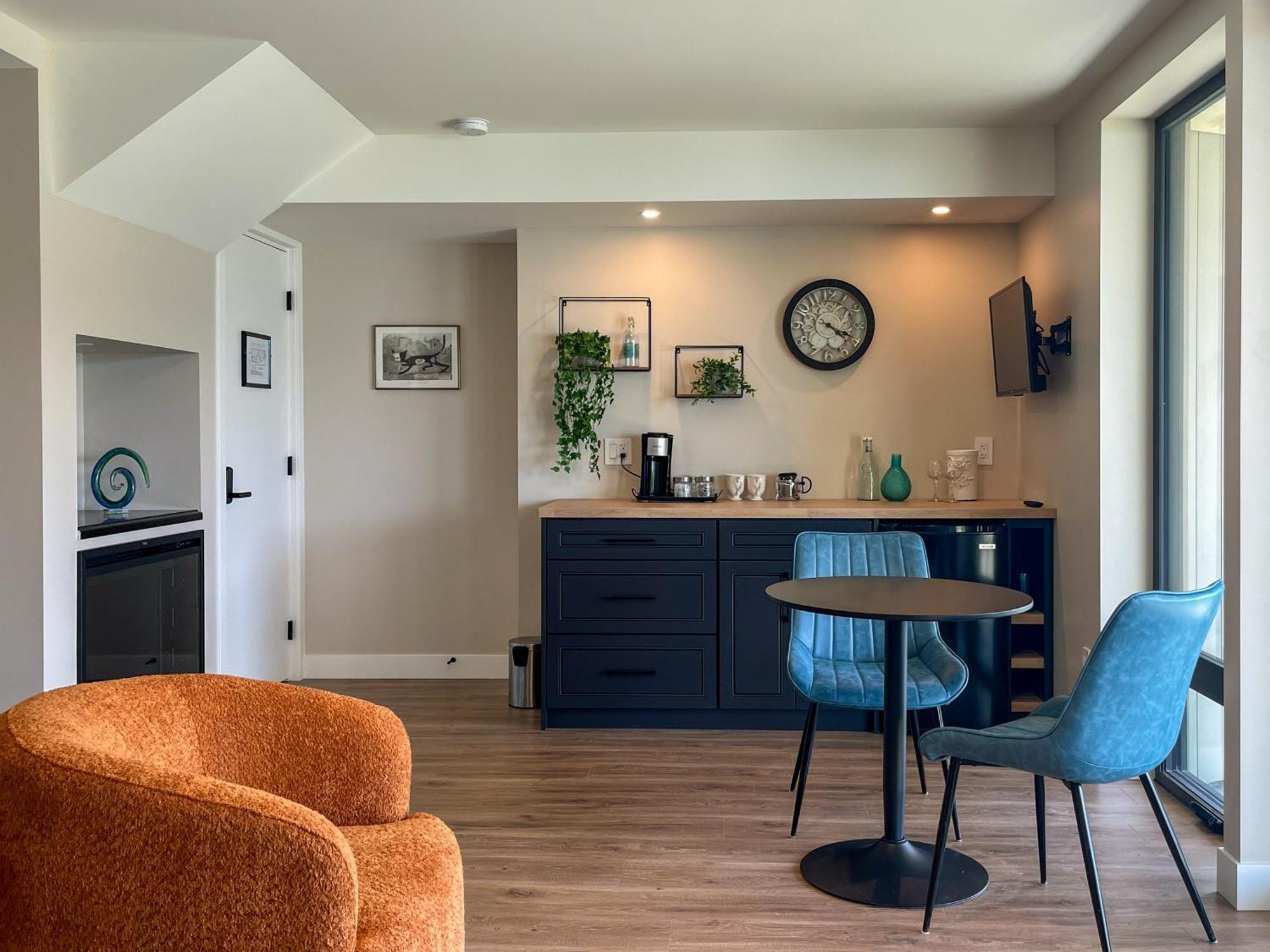 Kelowfornia Lakeview Retreat Келоуна Номер фото