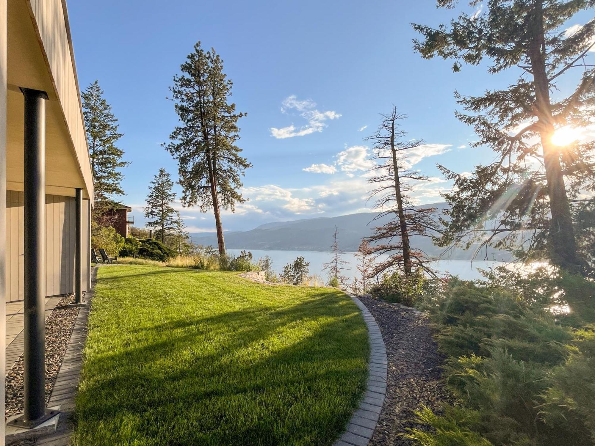 Kelowfornia Lakeview Retreat Келоуна Экстерьер фото